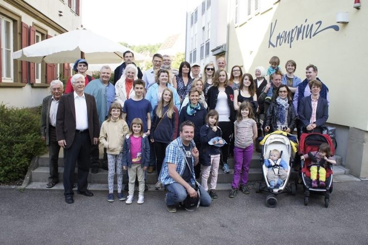Gruppenfoto vor dem Hotel Kronprinz